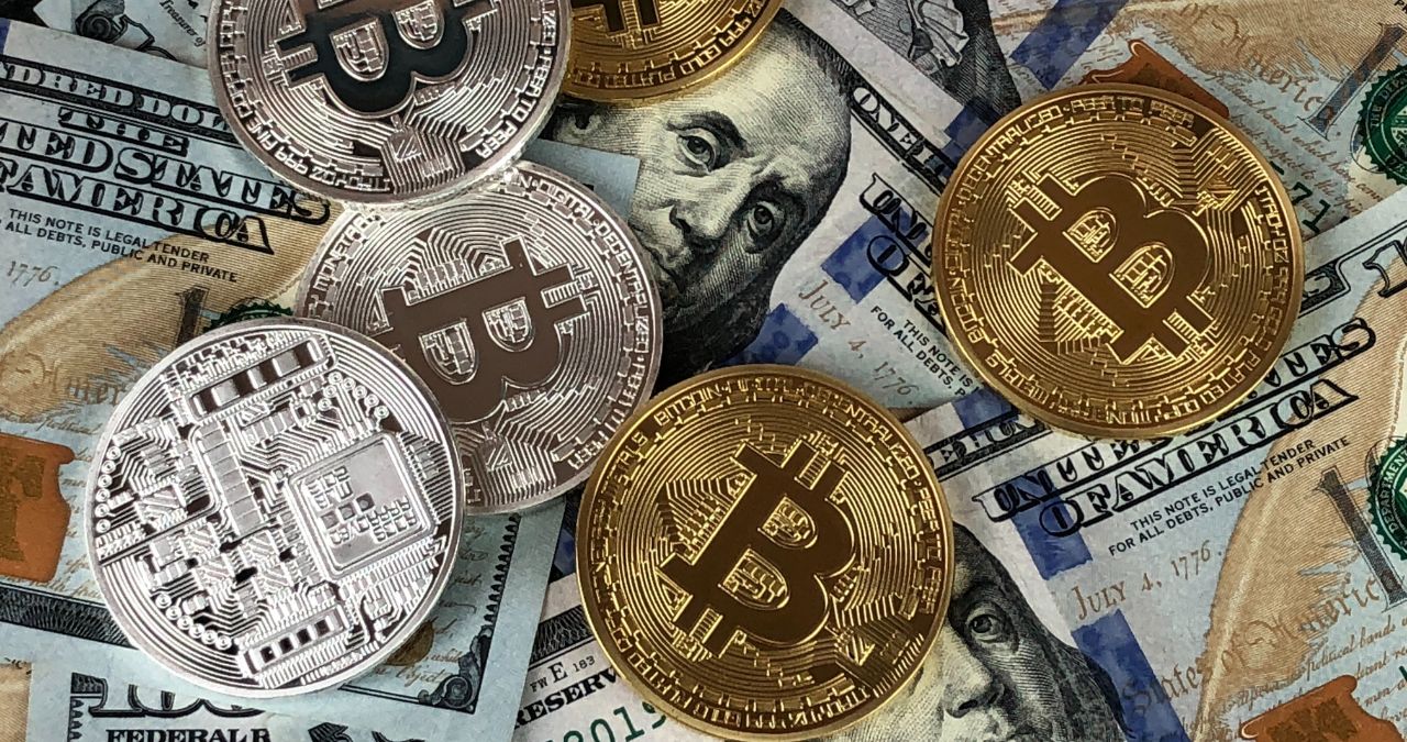 Criptomoedas: enquanto alguns decretam o fim do Bitcoin, Mark Zuckerberg  escolhe cripto que disparou 270% e pode ajudar a formar novos milionários