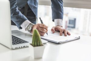 Imagem para representar a Certificação Ancord (AAI - Agente Autônomo de Investimentos), um credenciamento obrigatório para profissionais que desejam atuar como agentes de investimentos no mercado financeiro brasileiro.