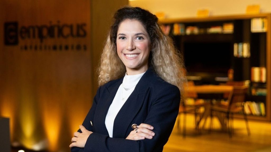perfil Larissa Quaresma - MBA em análise de ações