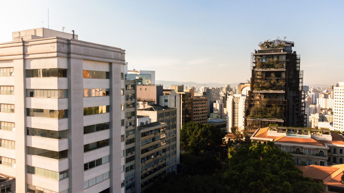 AÇÃO DE INCORPORADORA + 9 SMALL CAPS edificios sao paulo paulista