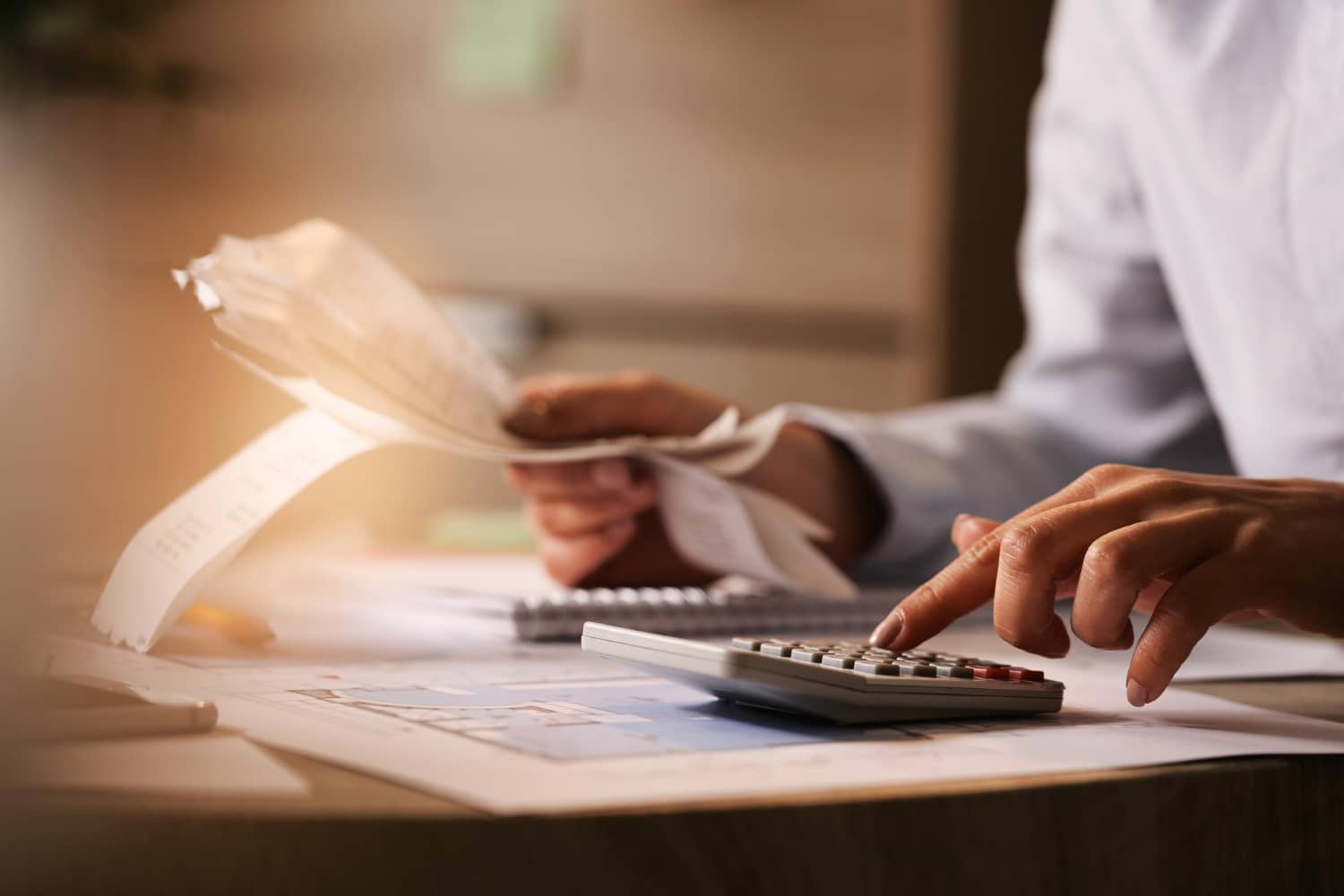 Imagem representando a reestruturação de dívida, que é a renegociação de obrigações financeiras em momentos de crise.