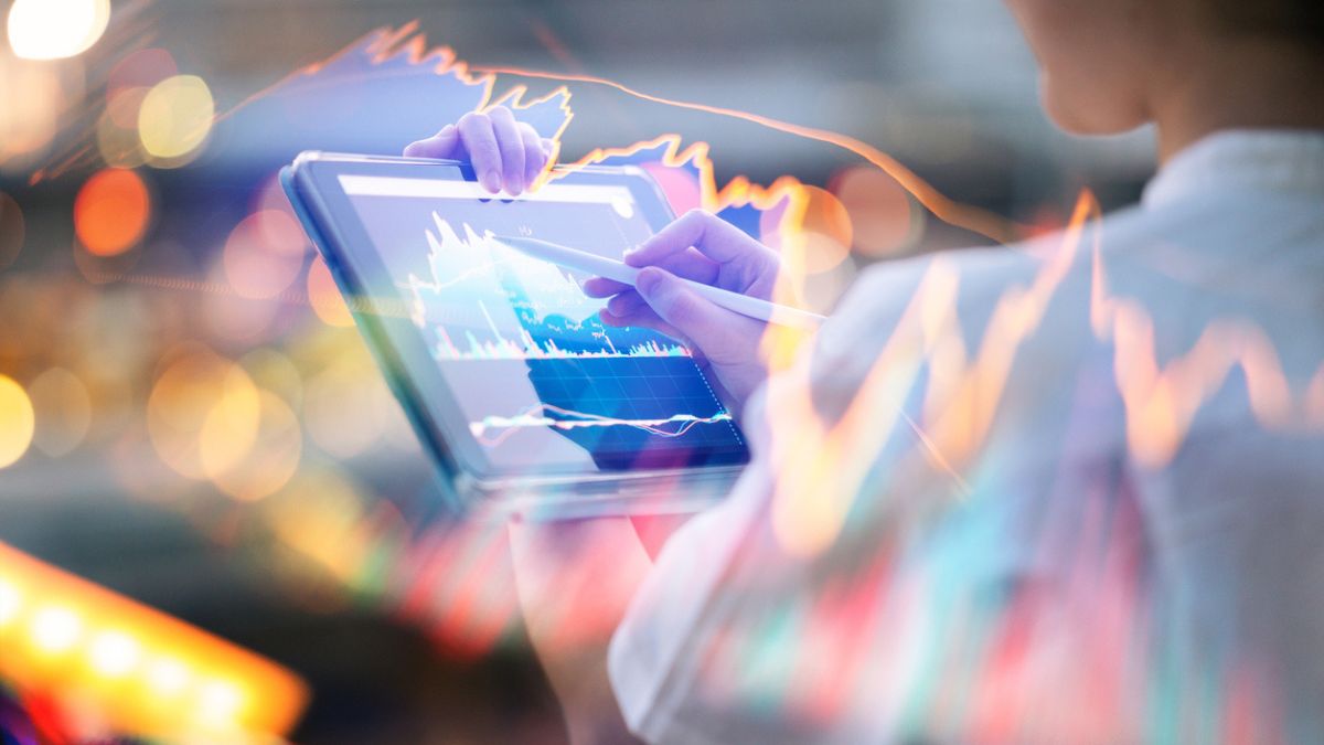 Como investir no cenário internacional em meio às dúvidas que perpetuam o ‘tarifaço’ de Trump? Analista recomenda ações gringas que podem proteger a carteira