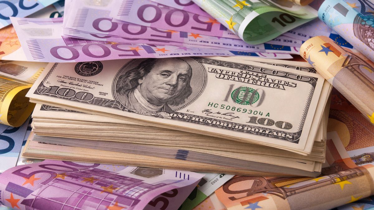 É hora de investir em dólar e ouro? Felipe Miranda responde