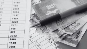 O mercado realmente subestima a Selic?