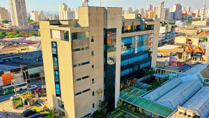 Alianza Trust (ALZR11) compra galpão BTS para Shopee e reforça geração de renda; é hora de investir no FII?