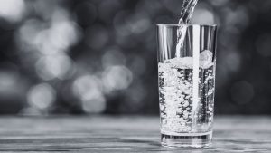 Matando a sede com a metade cheia do copo